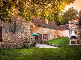 Périgordian Cottage, large swimming pool, BBQ, hotel i Le Clos d'Allas