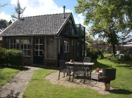 Small, cute and cozy little holiday home, hotel pet friendly a Hippolytushoef