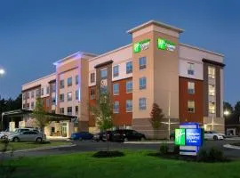 Holiday Inn Express & Suites - Fayetteville South, an IHG Hotel