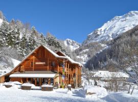 Gîte les 3 cols, hostel in Réallon