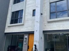 Golden homestay、台東市のビーチ周辺のバケーションレンタル