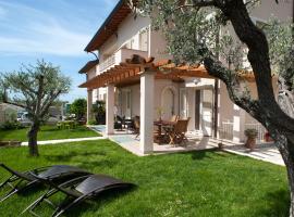 B&B Alle Tre Rose, bed and breakfast a Montignoso