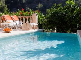 Fornalutx Petit Hotel - Bed & Breakfast, hotel di Fornalutx