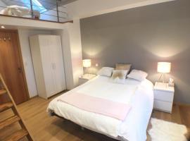B&B Pegasus II - Chambre de luxe avec sauna privatif: Vielsalm şehrinde bir Oda ve Kahvaltı