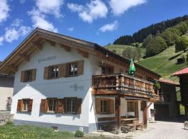 Nakšņošanas vieta Ferienwohnung Uf Z`Enisch pilsētā Klostersa