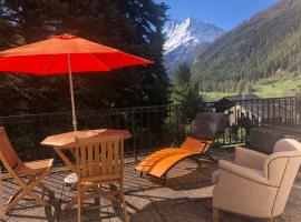 Au village d'Evolène, bel appartement avec terrasse, hôtel à Evolène