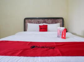 RedDoorz near Lippo Plaza Buton, hotel in Baubau