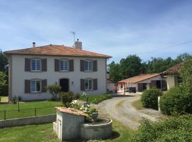 L'Intemporelle, hotel with parking in Ozourt