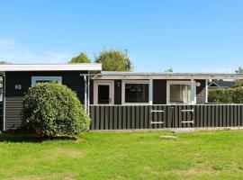 6 person holiday home in Hadsund, casa de temporada em Nørre Hurup