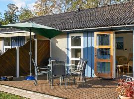4 person holiday home in Nex, hotell i Neksø