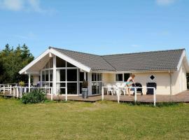 10 person holiday home in Ringk bing, hotel in Søndervig