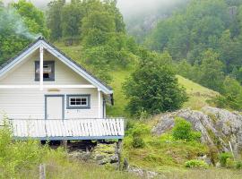 Three-Bedroom Holiday home in Åkra, cottage in Kyrping