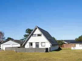 8 person holiday home in Glesborg