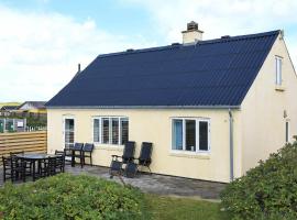 6 person holiday home in Harbo re, cabaña en Harboør