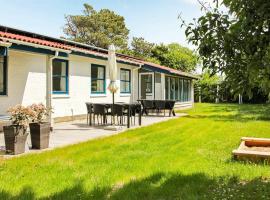 8 person holiday home in Fjerritslev, bolig ved stranden i Slettestrand