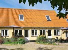 4 person holiday home in Svaneke, hotel i Svaneke