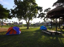 Resort Railumpoo (Farm and Camping), sumarhúsabyggð í Nakhon Sawan