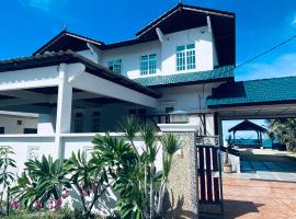 Che Beach House, hotell i Marang