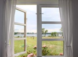 Grastenhus Guesthouse, guest house in Thurø By