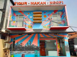 Budi House & Food Station, hotel with parking in Bandung