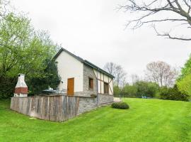 Perfect spot on the edge of a large wood, cottage in Awenne