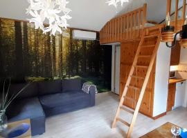 Comfortable Cottage at Scenic Lake, hotel a prop de Aeroport de Göteborg-Landvetter - GOT, 