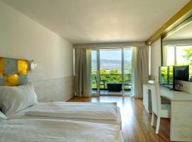 Hotel Sveti Kriz: Trogir şehrinde bir otel