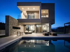 Aguacate Meliti with heated private swimming pool