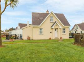 Driftwood Cottage, hotell i Fethard on Sea