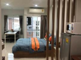 Smart Mansion, hotel cerca de Siam Park City, Min Buri