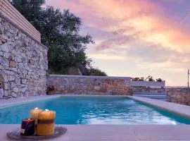 Olga's Filoxenia - Villa Aladanos-private pool and heated jacuzzi
