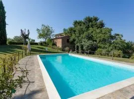 Villa con piscina 14 posti letto