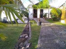 La DEPENDANCE CREOLE, cottage in Fort-de-France