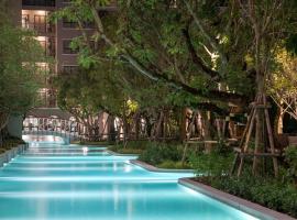 La Casita Hua Hin Pool and Garden View