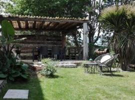 A comfortable rural space in beautiful gardens, hotel in Oliveira do Hospital