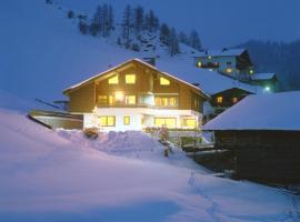 Apartments Residence Alta Badia, hotell i Colfosco