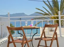 Esperos Seaside Suite in Adamas, Milos
