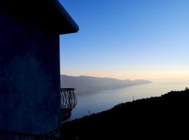 Villa Ada - Theater Home, hotel in Tignale