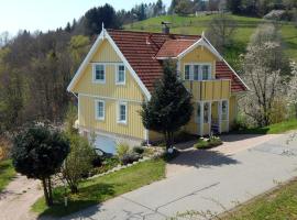 Schwedenhaus Raich: Kleines Wiesental şehrinde bir otoparklı otel