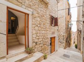 Boutique old town house Karkovich, vacation home in Hvar