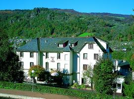 Logis Hôtel restaurant Bel Horizon, hotel v destinaci Vic-sur-Cère