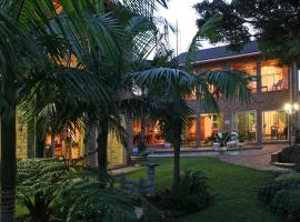 DuneSide Guest House, guest house in Richards Bay