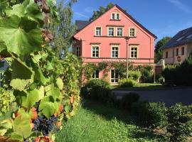 Wein-Hotel Auberge Mistral, rumah tamu di Freiberg