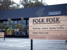 FOLK FOLK Hostel, Cafe & Bar、伊勢市のホステル