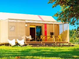 BIG BERRY Luxury Lifestyle Resort: Metlika şehrinde bir glamping noktası