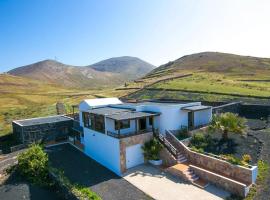 CASA ACEQUIA, Hotel in Tinajo