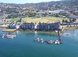 Laguna Grove Holiday Rentals, 3-stjernet hotel i Knysna