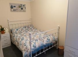 Chatham Private Rooms, hotel near Rochester Airport - RCS, 