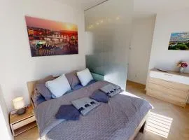 ONSITE Free Garage Parking, 10min Centre by Bus