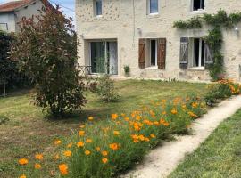 Gite Augirons, hotel con estacionamiento en Saint-Ciers-sur-Gironde